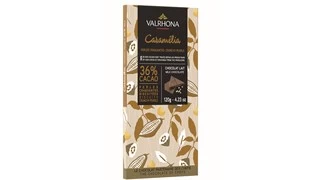 Valrhona Caramelia Crunchy Biscuit 36% Milk Chocolate Bar - Image 3